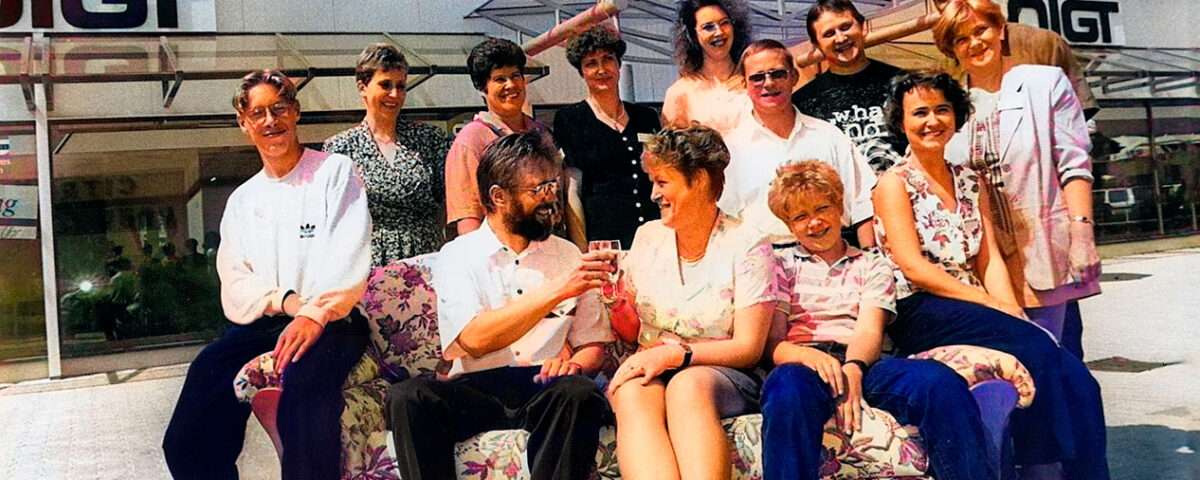 team-1996-color-small